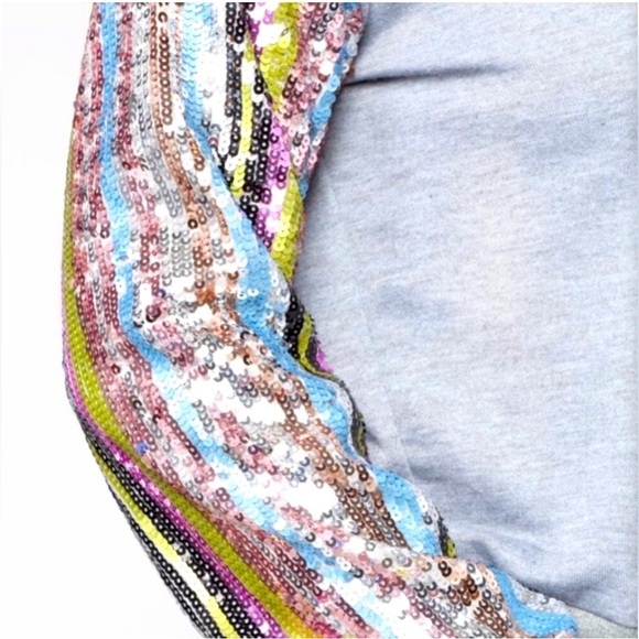 NWOT/Fashion Nova grey sequin sweatshirt,  drop shoulder,ribbed cuffs & hemπ©Άπ - Picture 2 of 4